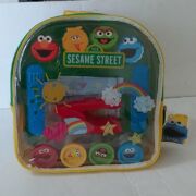 MOCHILA CON PLASTILINA Y MOLDES DE ELMO